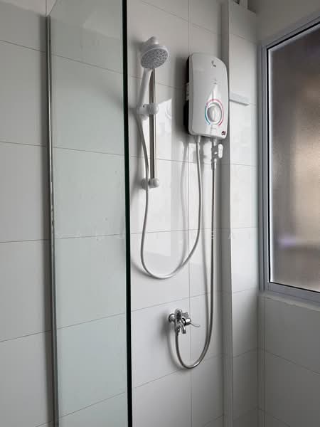 Ever Lodge, 685 Geylang Road, 2 Bedrooms, 1,050 sqft, Apartment For Rent, by Samuel Seah, 500152687 - Bathroom - PropertyGuru.com.sg