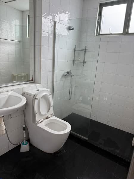 Ever Lodge, 685 Geylang Road, 2 Bedrooms, 1,050 sqft, Apartment For Rent, by Samuel Seah, 500152687 - Bathroom - PropertyGuru.com.sg