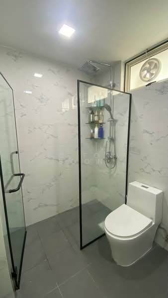 Oleander Towers, 913 Lorong 1 Toa Payoh, 3 Bedrooms, 1,151 sqft, Apartment For Sale, by Yeo Tong Boon, 500152690 - Bathroom - PropertyGuru.com.sg