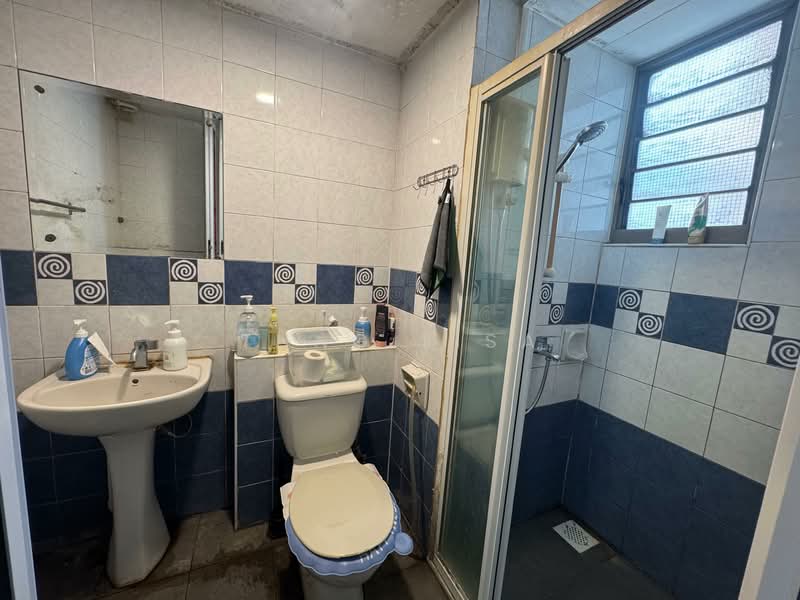 678C Jurong West Street 64, 678C Jurong West Street 64, 3 Bedrooms, 1,400 sqft, HDB Flat For Rent, by Thng Lisa, 500152691 - Bathroom - PropertyGuru.com.sg