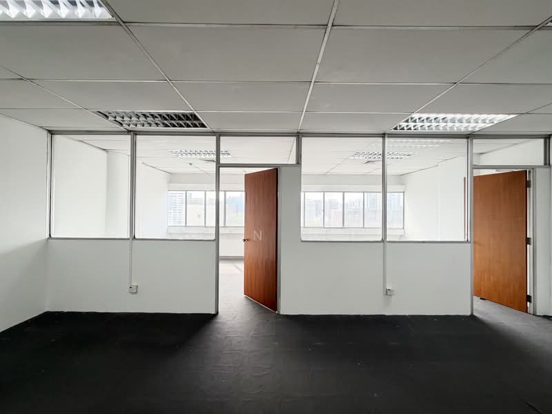 Golden Mile Tower, 6001 Beach Road, 500 sqft, Office For Rent, by Sean Beh, 500152706 - Office #2 - CommercialGuru.com.sg
