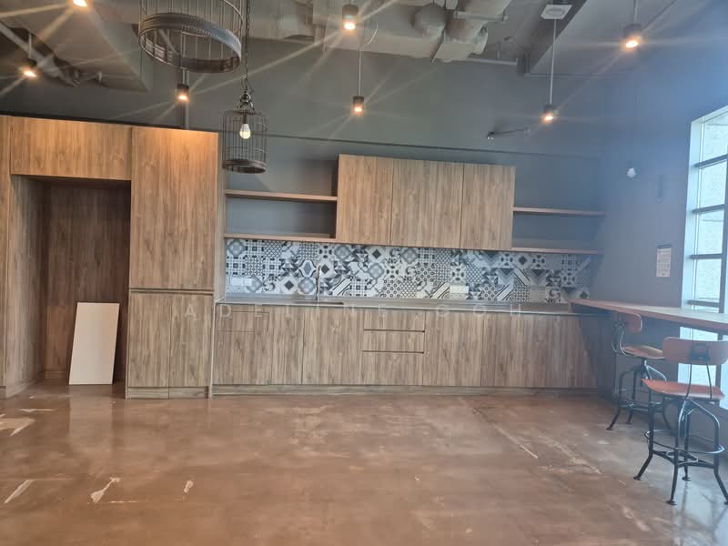 Bugis Junction Tower Office - 2895SF - Lobby Frontage - Can Be Fitted Or Bare - Immediate, Victoria Street, 2,895 sqft, Office For Rent, by Adeline Goh, 500152716 - Kitchen - CommercialGuru.com.sg