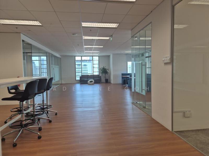 Bugis Junction Tower Office - 2895SF - Lobby Frontage - Can Be Fitted Or Bare - Immediate, Victoria Street, Beach Road / Bugis / Rochor, 2,895 sqft, Office For Rent, by Adeline Goh, 500152716 - Interior - CommercialGuru.com.sg