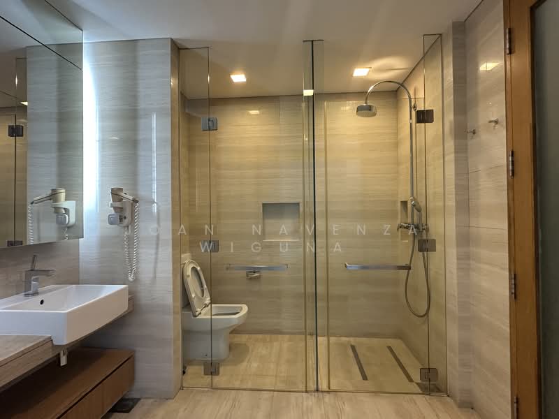 Beaufort on Nassim, 12 Nassim Road, 4 Bedrooms, 3,079 sqft, Condominium For Sale, by Joan Navenza Wiguna, 500152719 - Bathroom - PropertyGuru.com.sg