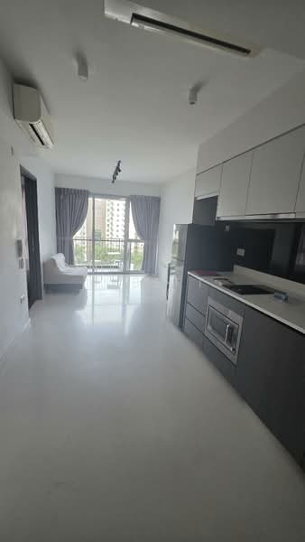 Q Bay Residences, 1 Tampines Street 86, 1 Bedroom, 527 sqft, Condominium For Sale, by Albert New, 500152734 - Living Room - PropertyGuru.com.sg