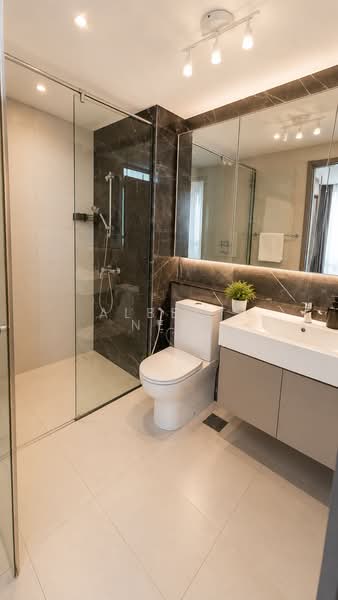 Q Bay Residences, 1 Tampines Street 86, 1 Bedroom, 527 sqft, Condominium For Sale, by Albert New, 500152734 - Bathroom - PropertyGuru.com.sg