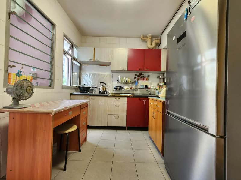 208A Compassvale Lane, 208A Compassvale Lane, 3 Bedrooms, 990 sqft, HDB Flat For Sale, by Thomas Tan, 500152767 - Kitchen - PropertyGuru.com.sg