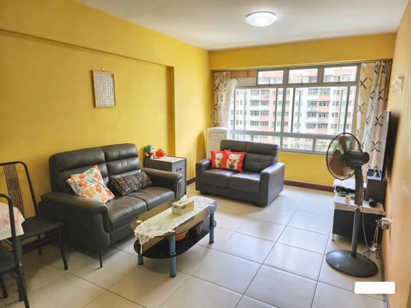 208A Compassvale Lane, 208A Compassvale Lane, 3 Bedrooms, 990 sqft, HDB Flat For Sale, by Thomas Tan, 500152767 - Living Room - PropertyGuru.com.sg