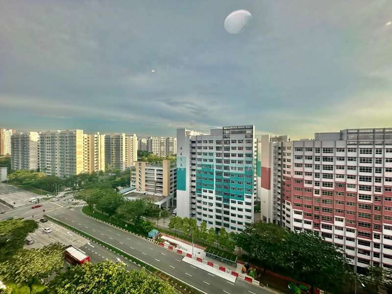 439B Bukit Batok West Avenue 8, 439B Bukit Batok West Avenue 8, 3 Bedrooms, 1,001 sqft, HDB Flat For Sale, by Kavin Kuah, 500152770 - Exterior - PropertyGuru.com.sg