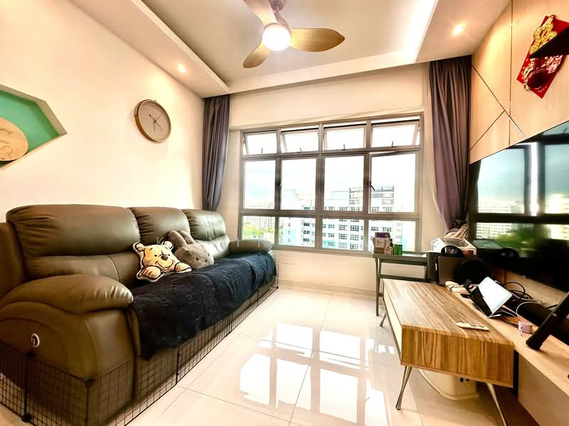 439B Bukit Batok West Avenue 8, 439B Bukit Batok West Avenue 8, 3 Bedrooms, 1,001 sqft, HDB Flat For Sale, by Kavin Kuah, 500152770 - Living Room - PropertyGuru.com.sg