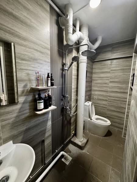 443 Jurong West Avenue 1, 443 Jurong West Avenue 1, 3 Bedrooms, 1,453 sqft, HDB Flat For Sale, by Sulaiman Saad, 500152787 - Bathroom - PropertyGuru.com.sg