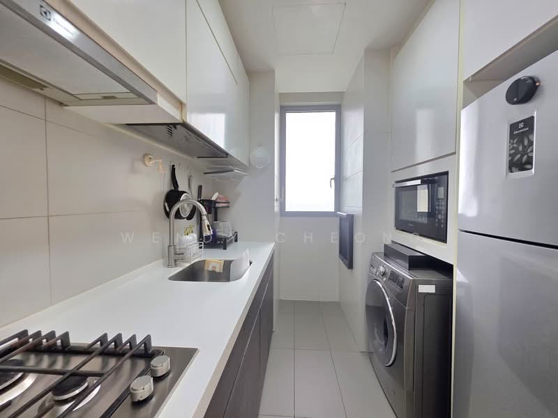 Skies Miltonia, 23 Miltonia Close, 2 Bedrooms, 743 sqft, Condominium For Sale, by Wendy Cheong, 500152796 - Kitchen - PropertyGuru.com.sg