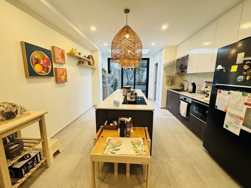 Exclusive ⭐️2 Sty Katong Joo Chiat Terrace⭐️Renovated Colonial Style ⭐️Move in condition, Everitt Road Langsat Road Lorong Changi Mangis Road Joo Chiat Terrace, 4 Bedrooms, 3,000 sqft, Terraced House For Sale, by Johan Koh, 500152797 - Kitchen - PropertyGuru.com.sg