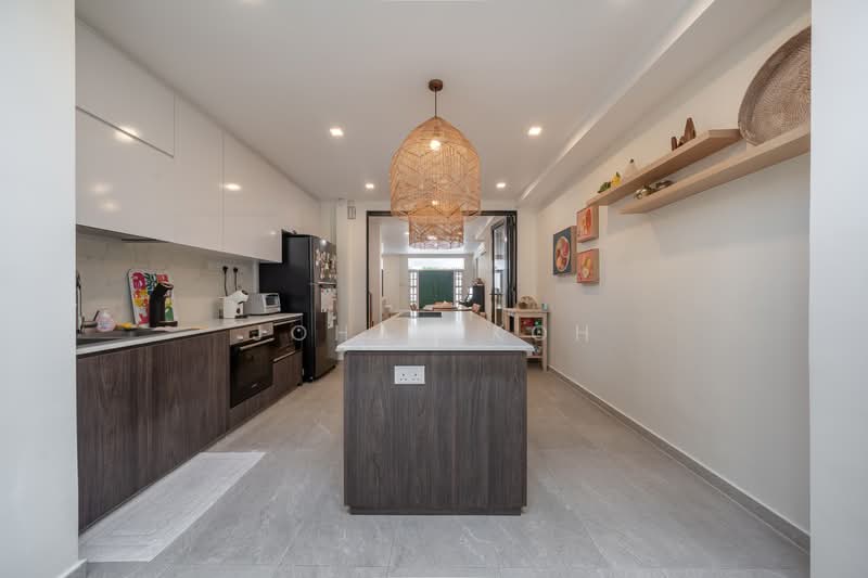 Exclusive ⭐️2 Sty Katong Joo Chiat Terrace⭐️Renovated Colonial Style ⭐️Move in condition, Everitt Road Langsat Road Lorong Changi Mangis Road Joo Chiat Terrace, 4 Bedrooms, 3,090 sqft, Terraced House For Sale, by Johan Koh, 500152797 - Kitchen - PropertyGuru.com.sg
