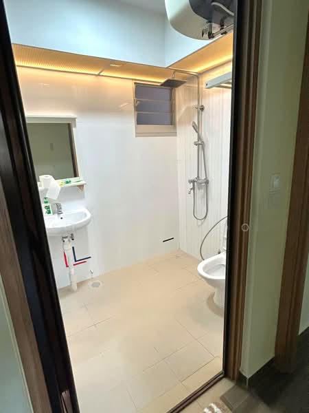 438A Bukit Batok West Avenue 8, 438A Bukit Batok West Avenue 8, Room Rental, 120 sqft, HDB Flat For Rent, by Steven Choo, 500152810 - Bathroom - PropertyGuru.com.sg