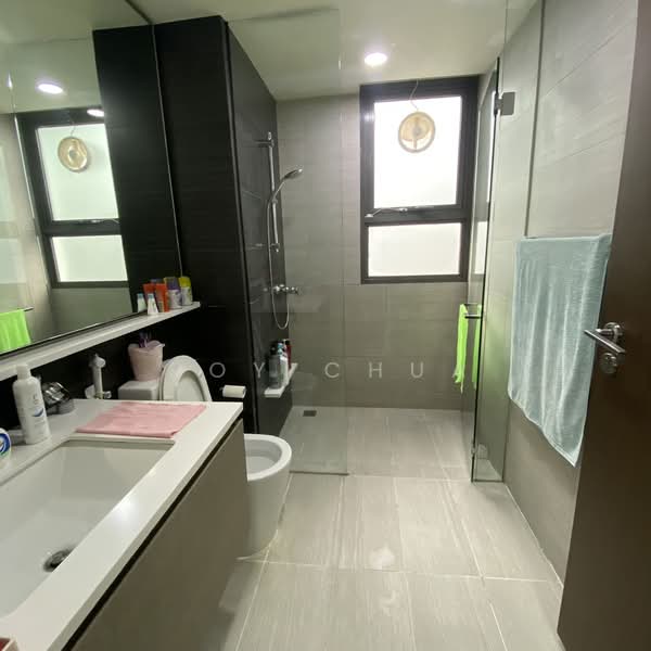 Bellewoods, 100 Woodlands Avenue 5, 3 Bedrooms, 1,216 sqft, Executive Condominium For Sale, by Roy Chua, 500152811 - Bathroom - PropertyGuru.com.sg