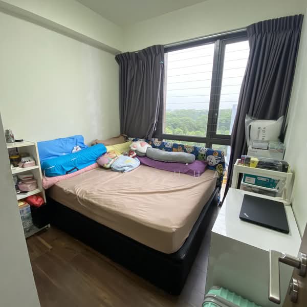 Bellewoods, 100 Woodlands Avenue 5, 3 Bedrooms, 1,216 sqft, Executive Condominium For Sale, by Roy Chua, 500152811 - Bedroom - PropertyGuru.com.sg