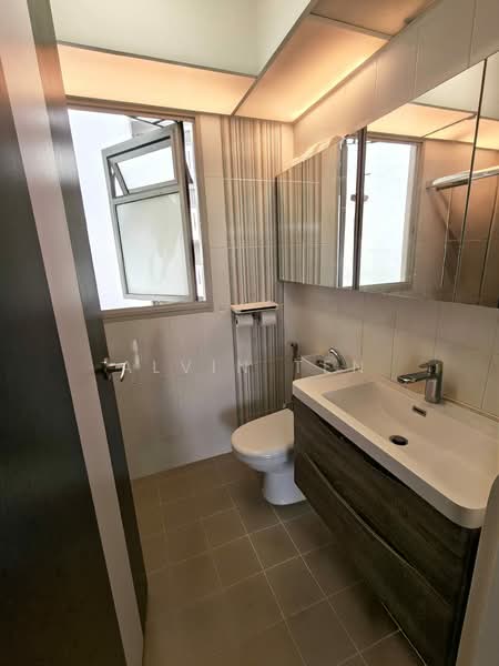 325A Sumang Walk, 325A Sumang Walk, 3 Bedrooms, 1,249 sqft, HDB Flat For Sale, by Alvin Ten, 500152813 - Bathroom - PropertyGuru.com.sg