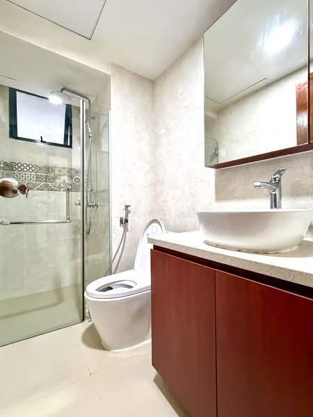 East Meadows, 30 Tanah Merah Kechil Road, 3 Bedrooms, 1,195 sqft, Condominium For Sale, by Wendy W, 500152820 - Bathroom - PropertyGuru.com.sg