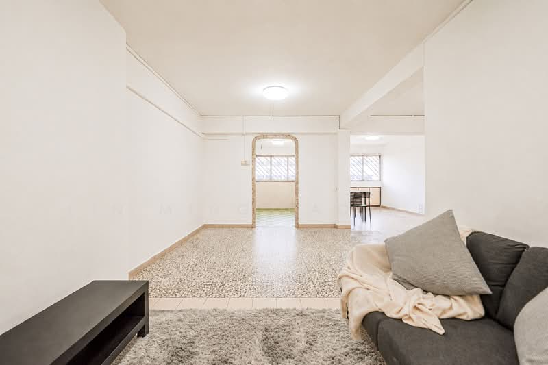 3 Queen's Road, 3 Queen's Road, 2 Bedrooms, 818 sqft, HDB Flat For Sale, by Lin Ming Yao 林明尧, 500152827 - Living Room - PropertyGuru.com.sg