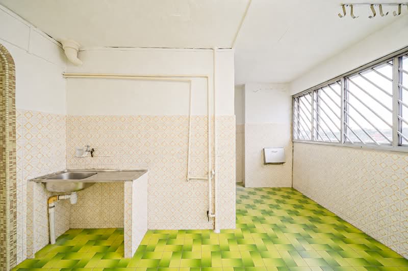 3 Queen's Road, 3 Queen's Road, 2 Bedrooms, 818 sqft, HDB Flat For Sale, by Lin Ming Yao 林明尧, 500152827 - Kitchen - PropertyGuru.com.sg