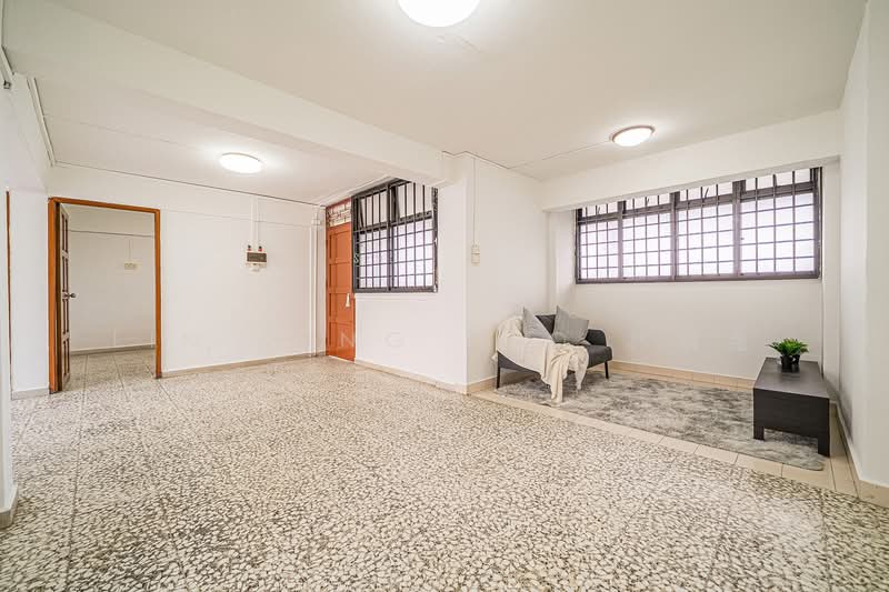 3 Queen's Road, 3 Queen's Road, 2 Bedrooms, 818 sqft, HDB Flat For Sale, by Lin Ming Yao 林明尧, 500152827 - Living Room - PropertyGuru.com.sg