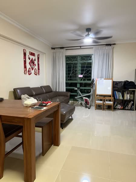686A Woodlands Drive 73, 686A Woodlands Drive 73, 3 Bedrooms, 1,001 sqft, HDB Flat For Sale, by Fiona Leong, 500152829 - Living Room - PropertyGuru.com.sg