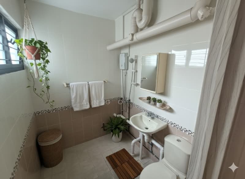 4 Teck Whye Avenue, 4 Teck Whye Avenue, 2 Bedrooms, 785 sqft, HDB Flat For Sale, by Tango Tan, 500152832 - Bathroom - PropertyGuru.com.sg