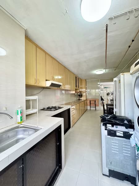 333 Clementi Avenue 2, 333 Clementi Avenue 2, 4 Bedrooms, 990 sqft, HDB Flat For Rent, by Ellynn Yap, 500152834 - Kitchen - PropertyGuru.com.sg