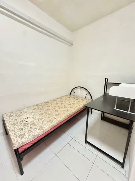 333 Clementi Avenue 2, 333 Clementi Avenue 2, 4 Bedrooms, 990 sqft, HDB Flat For Rent, by Ellynn Yap, 500152834 - Bedroom - PropertyGuru.com.sg