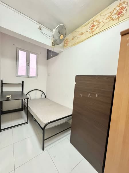333 Clementi Avenue 2, 333 Clementi Avenue 2, 4 Bedrooms, 990 sqft, HDB Flat For Rent, by Ellynn Yap, 500152834 - Bedroom - PropertyGuru.com.sg