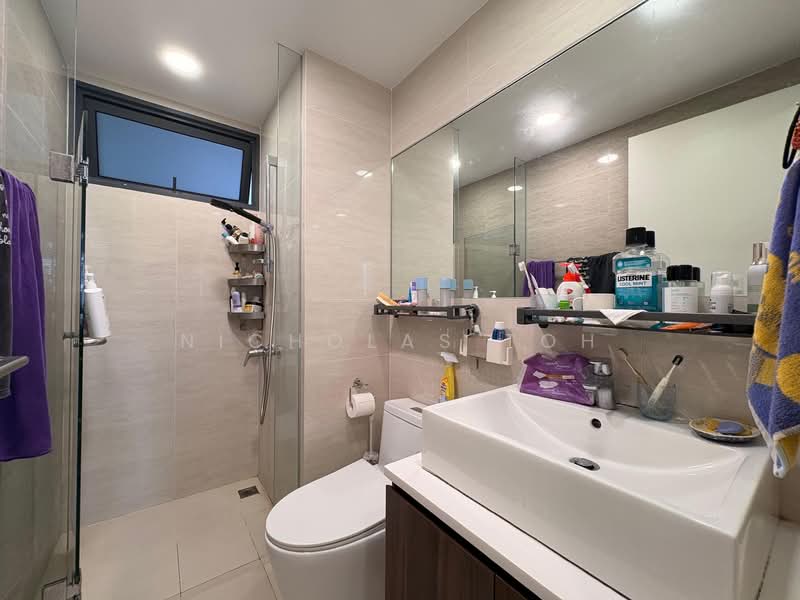 Riversound Residence, 3 Sengkang East Avenue, 3 Bedrooms, 1,066 sqft, Condominium For Sale, by Nicholas Toh, 500152837 - Bathroom - PropertyGuru.com.sg