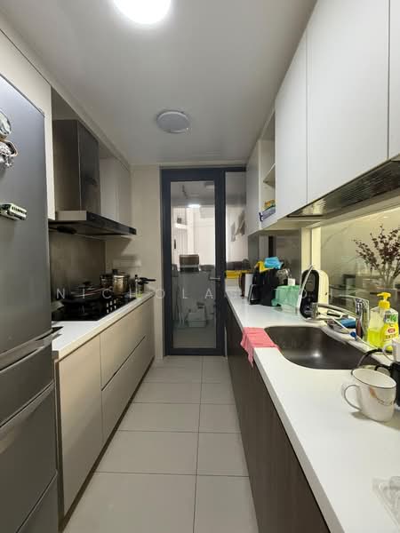 Riversound Residence, 3 Sengkang East Avenue, 3 Bedrooms, 1,066 sqft, Condominium For Sale, by Nicholas Toh, 500152837 - Kitchen - PropertyGuru.com.sg