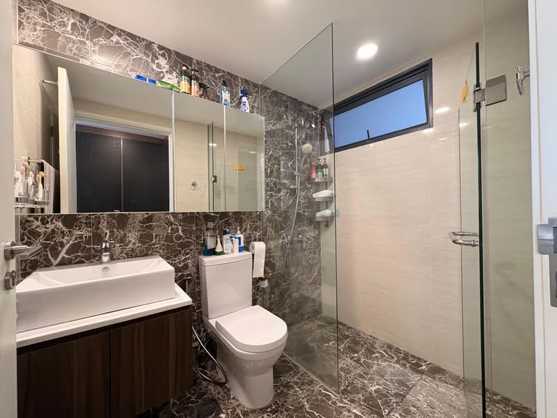 Riversound Residence, 3 Sengkang East Avenue, 3 Bedrooms, 1,066 sqft, Condominium For Sale, by Nicholas Toh, 500152837 - Bathroom - PropertyGuru.com.sg