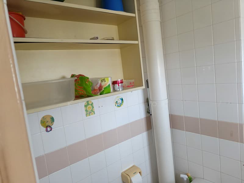 450C Tampines Street 42, 450C Tampines Street 42, Room Rental, 120 sqft, HDB Flat For Rent, by Kelvin Koh, 500152854 - Bathroom - PropertyGuru.com.sg