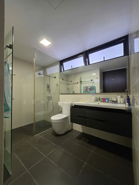Riverparc Residence, 90 Punggol Drive, 3 Bedrooms, 990 sqft, Executive Condominium For Sale, by Edwin Kheng, 500152855 - Bathroom - PropertyGuru.com.sg