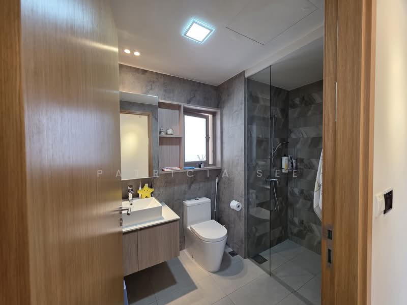 The Vales, 79 Anchorvale Crescent, 3 Bedrooms, 1,044 sqft, Condominium For Sale, by Patricia See, 500152856 - Bathroom - PropertyGuru.com.sg