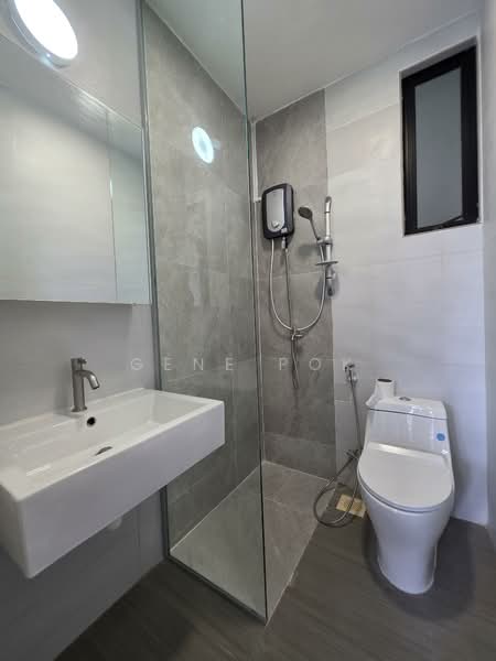 Eastpoint Green, 3 Simei Street 3, 2 Bedrooms, 904 sqft, Condominium For Rent, by Gene Pok, 500152864 - Bathroom - PropertyGuru.com.sg