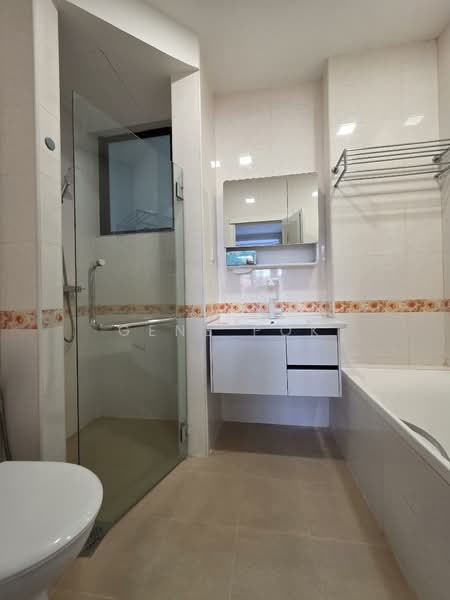 Eastpoint Green, 3 Simei Street 3, 2 Bedrooms, 904 sqft, Condominium For Rent, by Gene Pok, 500152864 - Bathroom - PropertyGuru.com.sg