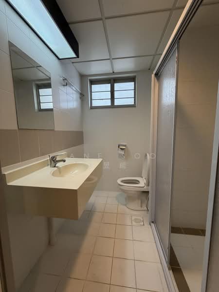 301C Punggol Central, 301C Punggol Central, 3 Bedrooms, 1,001 sqft, HDB Flat For Rent, by Zane Soo 苏昱能, 500152867 - Master Bathroom - PropertyGuru.com.sg
