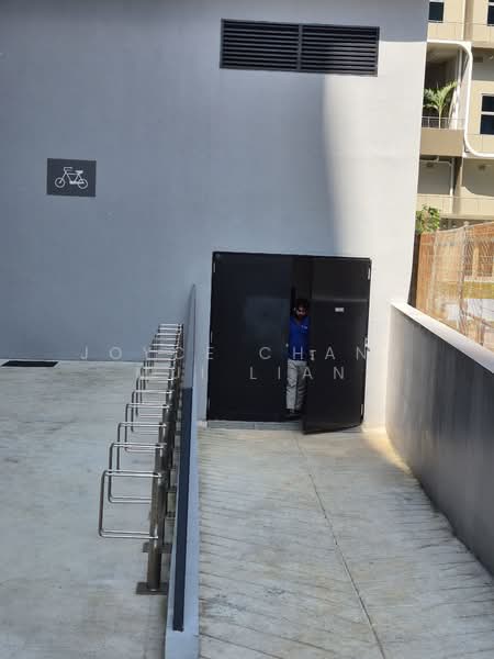 Food Vision @ Mandai, 21 Mandai Estate, 1,772 sqft, Factory / Workshop (B2) For Sale, by Joyce Chang Mui Lian, 500152877 - Exterior - CommercialGuru.com.sg