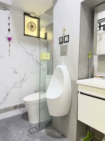 52 Telok Blangah Drive, 52 Telok Blangah Drive, 3 Bedrooms, 1,270 sqft, HDB Flat For Sale, by Kal Ong, 500152886 - Bathroom - PropertyGuru.com.sg