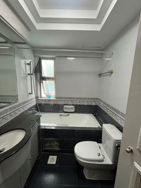 Royal Palm Mansions, 330 Pasir Panjang Road, 4 Bedrooms, 1,227 sqft, Condominium For Rent, by Jeron Lee, 500152895 - PropertyGuru.com.sg