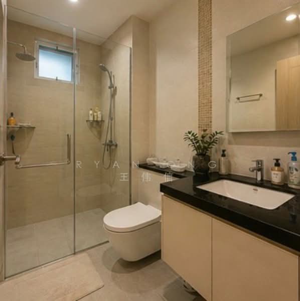 Jalan Pelatok Terrace House, Jln Pelatok, 6 Bedrooms, 3,400 sqft, Terraced House For Sale, by Ryan Ong 王伟信, 500152916 - Bathroom - PropertyGuru.com.sg