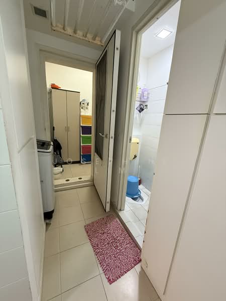 Kovan Melody, 37 Kovan Road, 3 Bedrooms, 1,227 sqft, Condominium For Sale, by Josephine Lim, 500152917 - Bathroom - PropertyGuru.com.sg