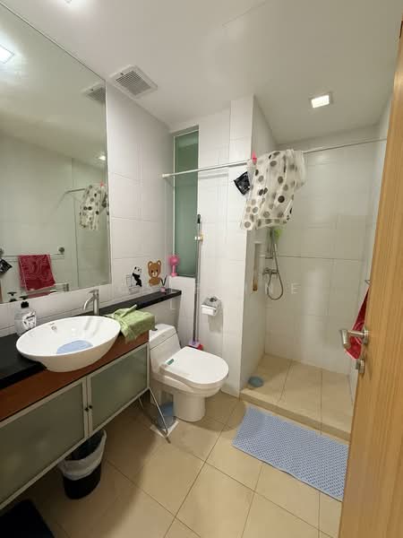 Kovan Melody, 37 Kovan Road, 3 Bedrooms, 1,227 sqft, Condominium For Sale, by Josephine Lim, 500152917 - Bathroom - PropertyGuru.com.sg