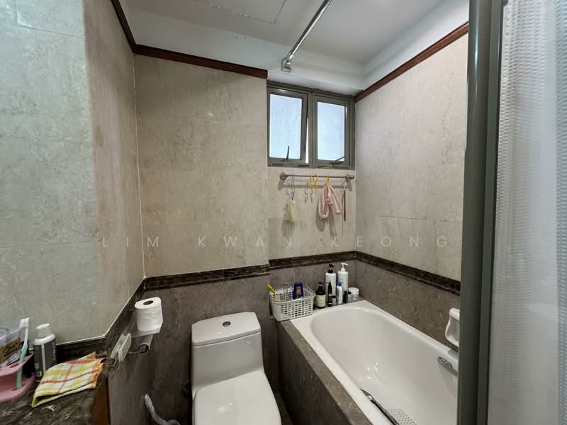 Parc Vista, 450 Corporation Road, 2 Bedrooms, 1,055 sqft, Condominium For Rent, by Lim Kwan Keong, 500152921 - Bathroom - PropertyGuru.com.sg