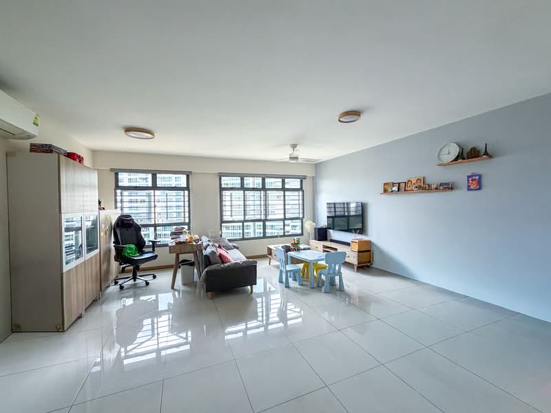 621B Tampines Street 61, 621B Tampines Street 61, 3 Bedrooms, 1,216 sqft, HDB Flat For Sale, by Cher Cuiyi, 500152935 - Living Room - PropertyGuru.com.sg