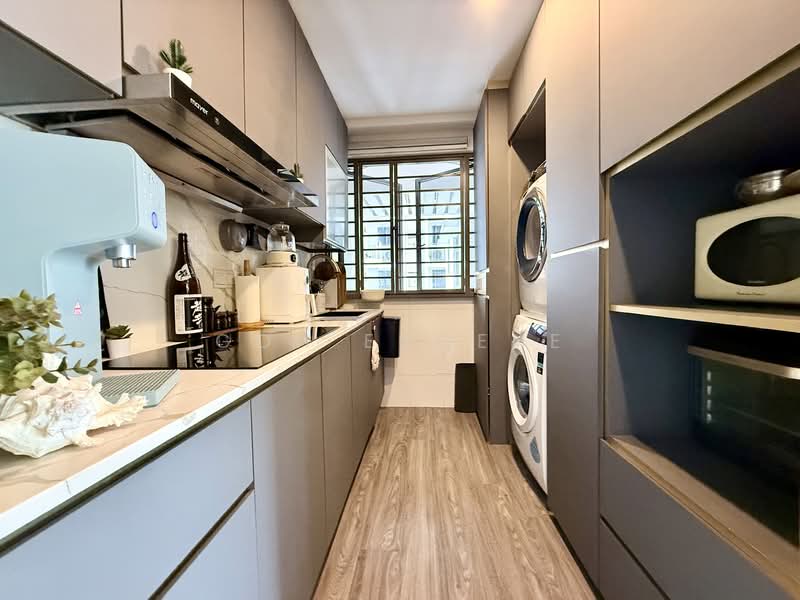 348B Yishun Avenue 11, 348B Yishun Avenue 11, 3 Bedrooms, 1,206 sqft, HDB Flat For Sale, by Goh Eugene, 500152944 - Kitchen - PropertyGuru.com.sg
