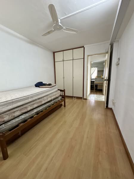 20 Hougang Avenue 3, 20 Hougang Avenue 3, 2 Bedrooms, 786 sqft, HDB Flat For Sale, by Elsie Heng, 500152946 - Master Bedroom - PropertyGuru.com.sg